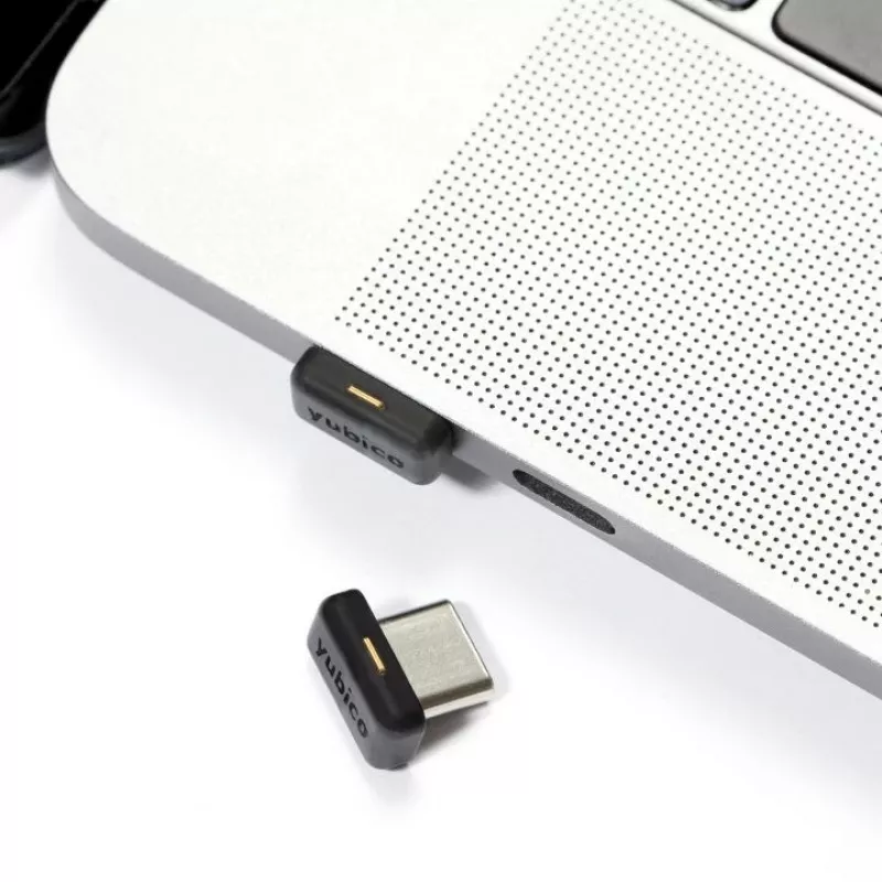 Chiave di sicurezza YubiKey Yubico 5C Nano FIPS 2048 bit RSA
