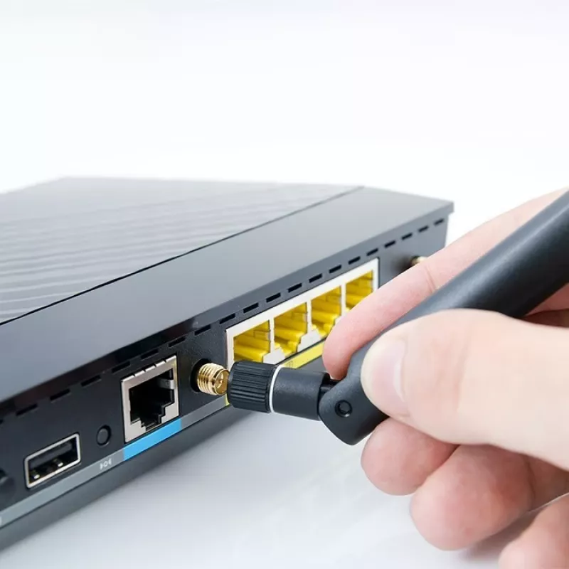 Antenna doppia 4G LTE per esterno QOLTEC 57047 5 dBi omnidirezionale