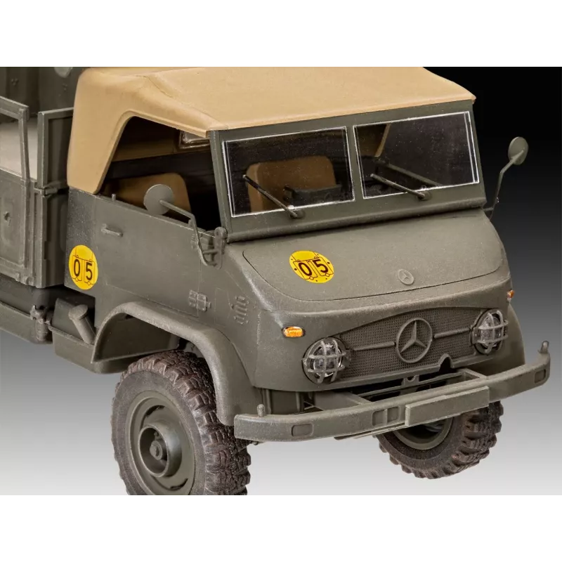 Modellino in plastica UNIMOG 404 S 1/35