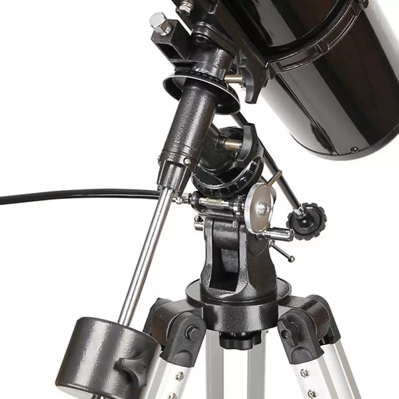 Telescopio rifrattore Skywatcher BK 1309 EQ2 — apertura 130 mm, lunghezza focale 900 mm