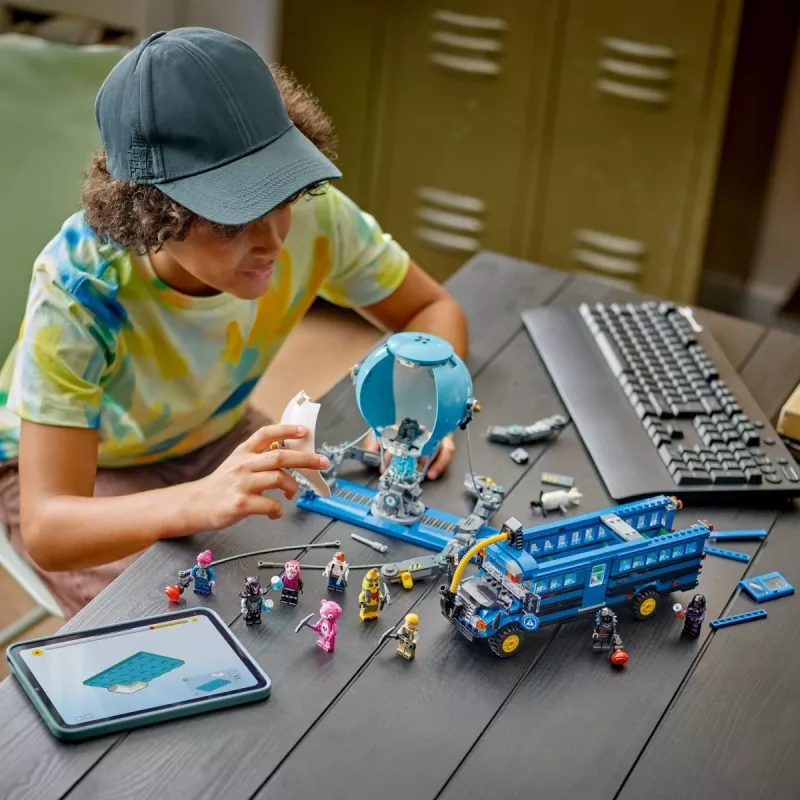 Giocattolo da costruzione LEGO Battle Bus 77073