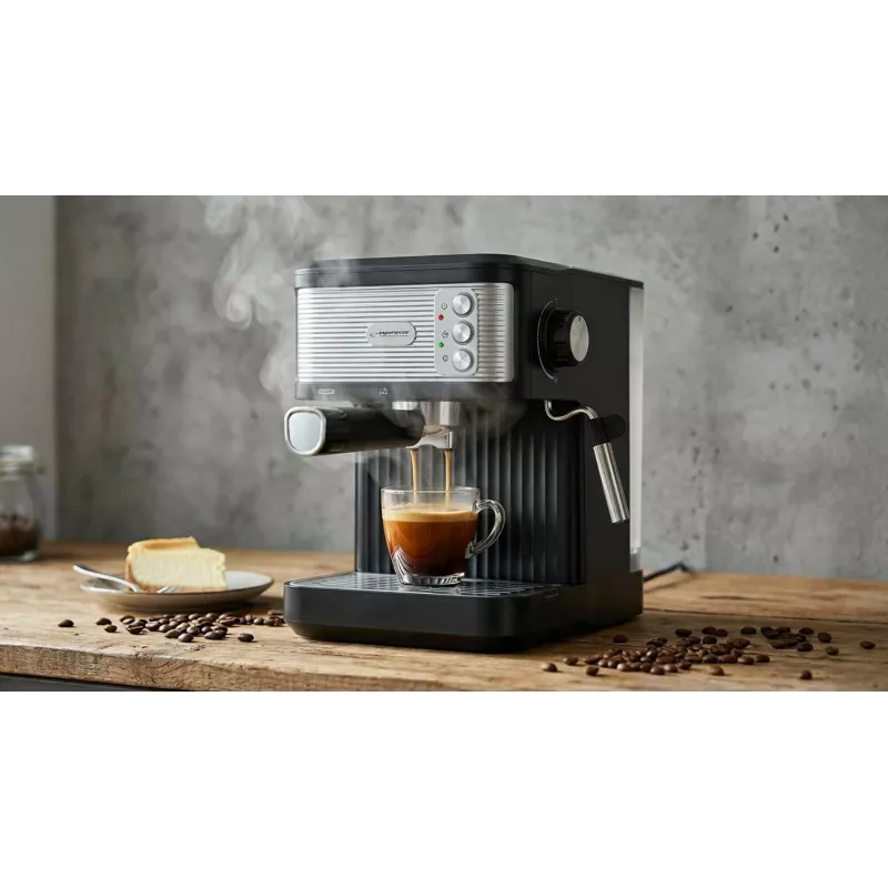 Macchina per caffè espresso ESPERANZA EKC011 — serbatoio acqua 1,8 L, 850 W, 20 bar, controllo touch, monta latte