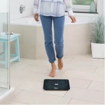 Medisana BS 450 bilancia pesapersone con analisi corporea, max 180kg, nero, Bluetooth, sensori ITO (40510)