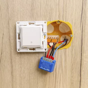 Interruttore intelligente Shelly 1 Mini Gen4 1P wireless 110–240 V 50–60 Hz 1,2 W Bluetooth Wi‑Fi ZigBee 34×16×29 mm