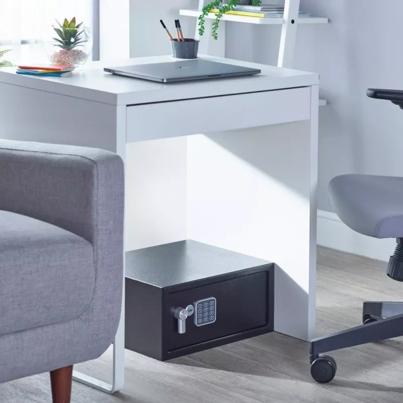 Cassaforte freestanding Yale YLV/200/DB2 acciaio nero 24L combinazione numerica