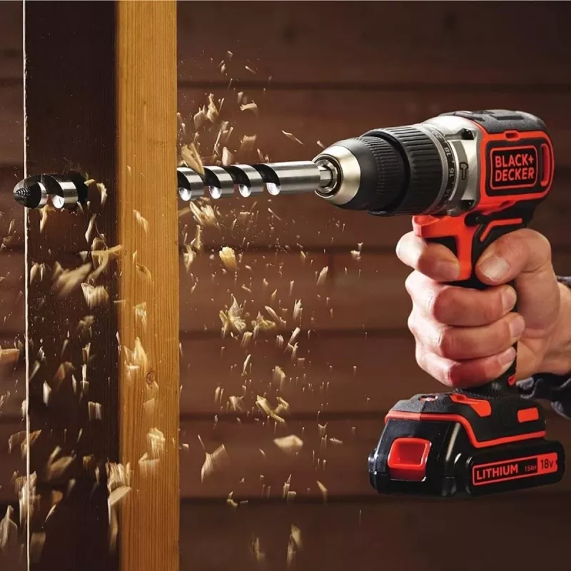 Trapano a pistola Black & Decker BCD383D2XK-QW 18 V, 2 Ah x2, mandrino 13 mm, arancione