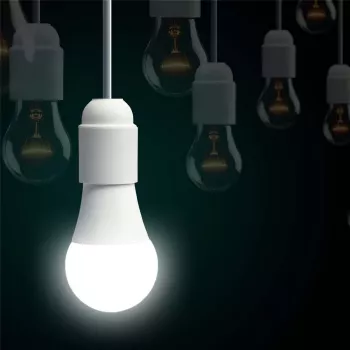 Lampadina Smart WiFi Tellur TLL331331 9W bianco caldo dimmer — luce bianco caldo regolabile, controllo Wi‑Fi
