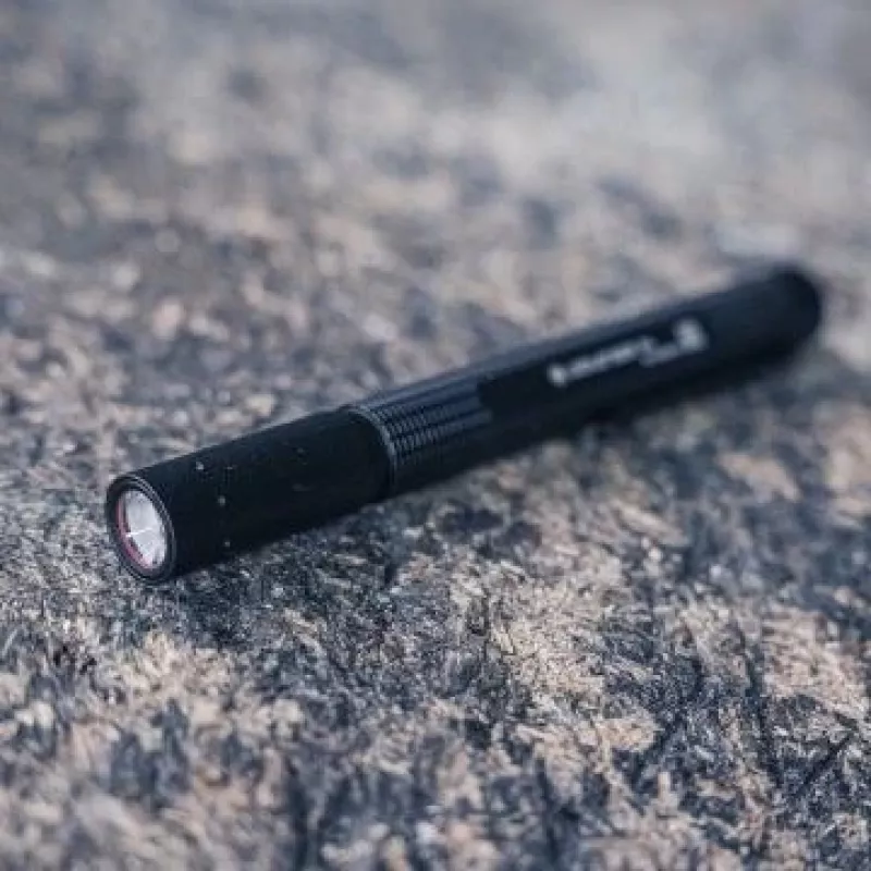 Ledlenser P4 torcia LED a penna, nera
