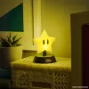 Lampada da tavolo Paladone Super Mario Super Star Icon Light — luce notturna LED decorativa