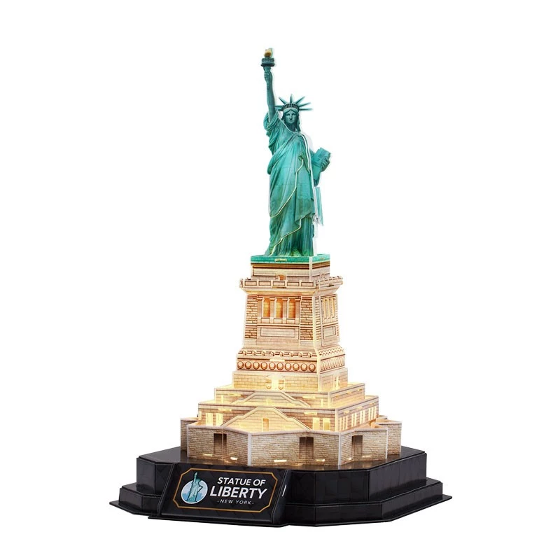 Puzzle 3D CubicFun 306-L536H Statua della Libertà Night Edition — kit di montaggio con illuminazione LED