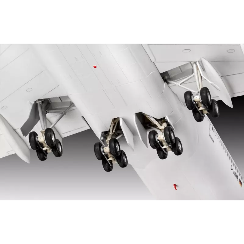 Aereo Revell Boeing 747-8 Lufthansa New Livery