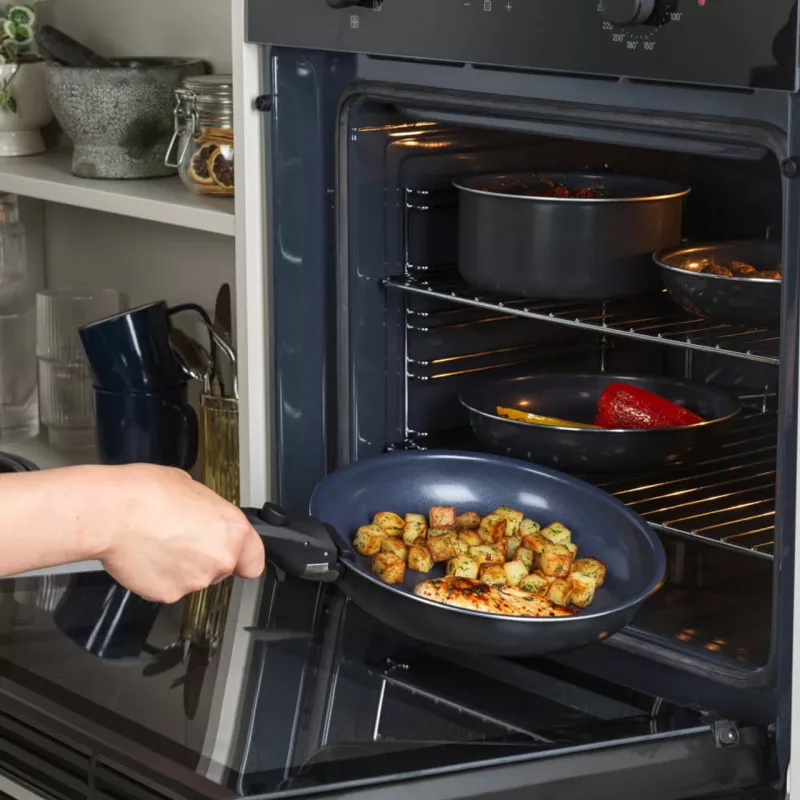 Set pentole Russell Hobbs RH03321EU7 — 8 pezzi, antiaderente, lavabile in lavastoviglie
