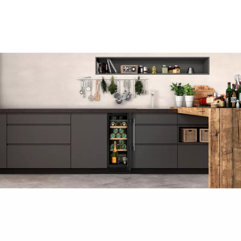 Cantinetta vini Neff KU9202HF0 da incasso nero 21 bottiglie
