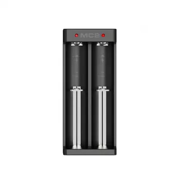 Caricabatterie per batterie Li-Ion XTAR a doppio slot per celle 18650, ingresso USB-C, 2 slot, nero, indicatori LED