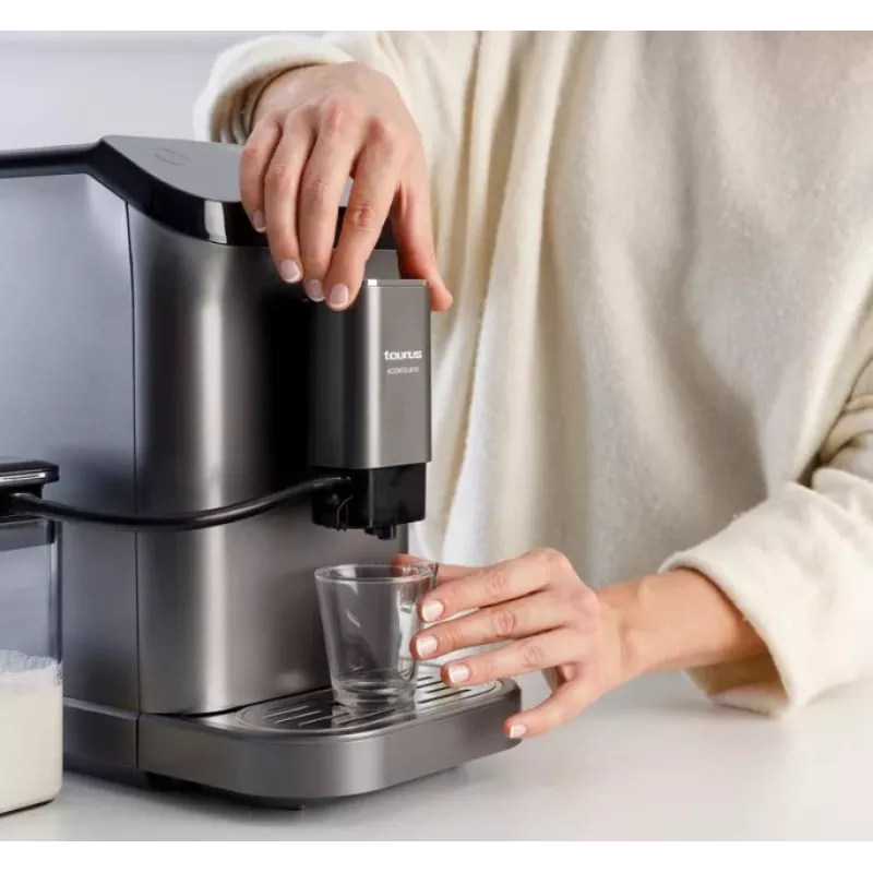 Macchina per caffè espresso Taurus Accento Latte automatica, macinacaffè integrato, serbatoio acqua 1,5 L, vano chicchi di caffè