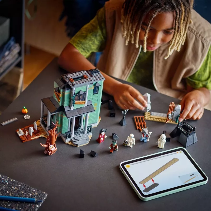 Giocattolo da costruzione LEGO Creator 3-in-1 casa infestata modello 31167 – 736 pezzi, 3 modelli, 5 minifigure