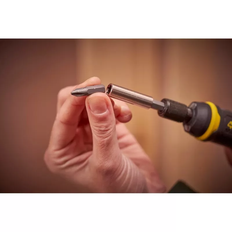 Stanley FatMax FMHT66719-0 avvitatore a batteria 4V Power Assist con set di inserti
