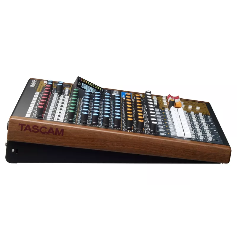 Tascam Model 12 mixer a 10 canali con registratore a 12 tracce, 20–20000 Hz, nero/legno