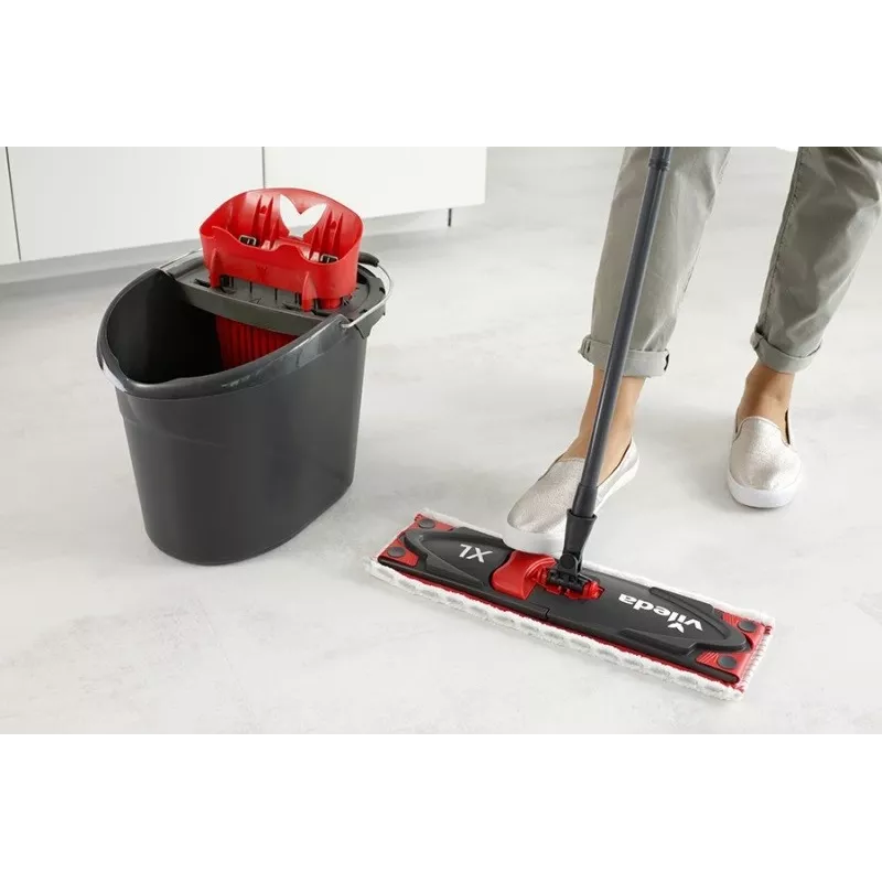 Lavapavimenti VILEDA Ultramax XL Box — testa rotante 360° in microfibra lavabile, pieghevole, per pavimenti duri