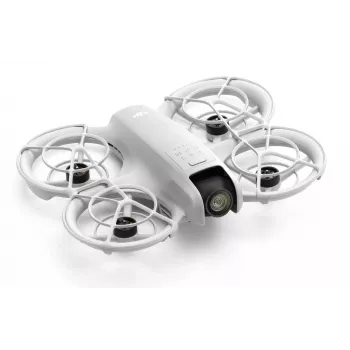 DJI Neo Fly More Combo (DJI-RC-N3) drone leggero 135 g con fotocamera 4K Ultra HD, fino a 18 minuti di volo con 1 carica, 3 batterie ricaricabili, radiocomando