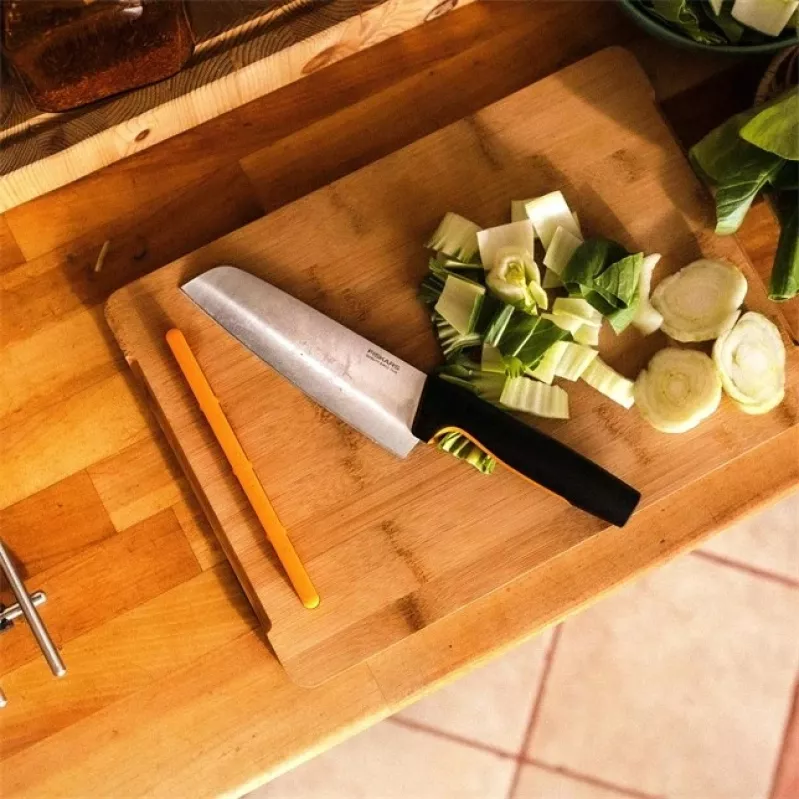 Fiskars 1057536 coltello da cucina in acciaio inox 1 pezzo coltello Santoku