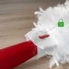 Piumino catturapolvere VILEDA manico corto 179432 con 2 inserti Flex & Catch, impugnatura in plastica rossa, appendibile