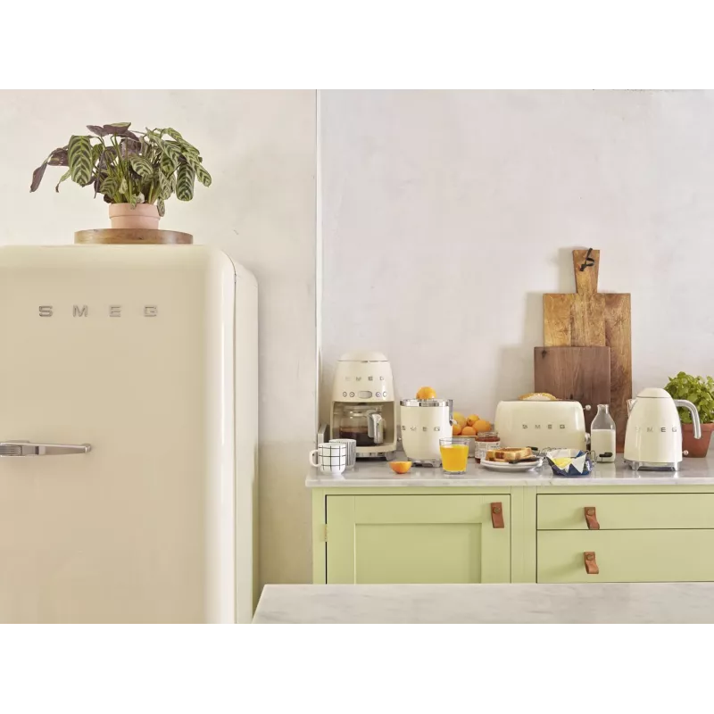 Bollitore Smeg 1.7L 2400W crema