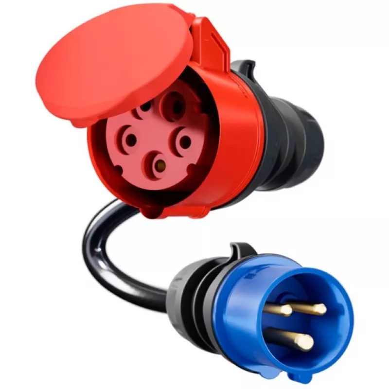 go-e CH-04-31 adattatore per Gemini flex 11 kW, CEE rosso 16 A trifase a CEE blu 16 A, IP55, 0,3 m, nero