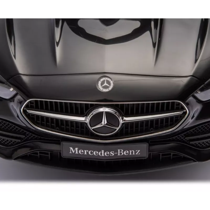 Veicolo Mercedes C-Class S nero