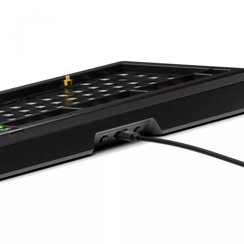 Tastiera meccanica GLORIOUS GMMK 3 PRO Barebones formato 75% USB RGB LED nera