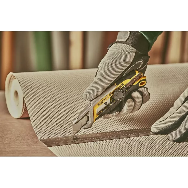 Taglierino Stanley FMHT10592-0 nero acciaio inox giallo 18 mm larghezza 165 mm lunghezza