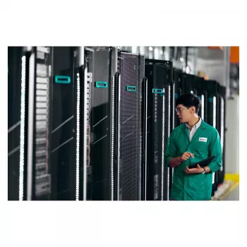 Kit di montaggio a rack mensola Aruba HPE CX 8325H — kit di montaggio a 4 montanti, peso 4,9 kg