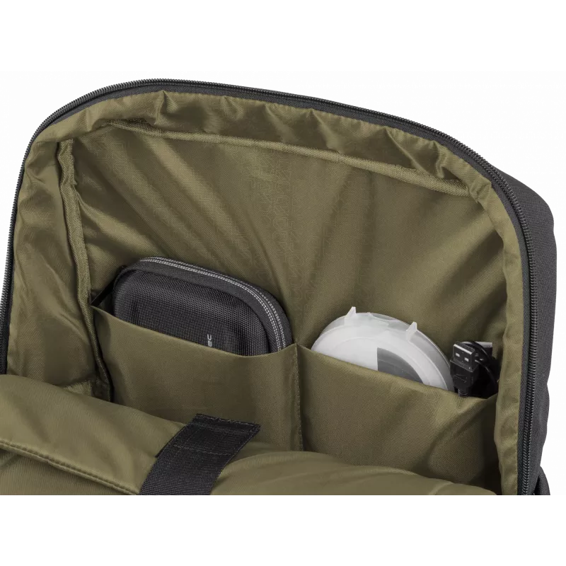 NATEC Niala NTO-2239 zaino per laptop da 39,6 cm (15,6 pollici), 18 L, antispruzzo, poliestere riciclato, nero/verde scuro