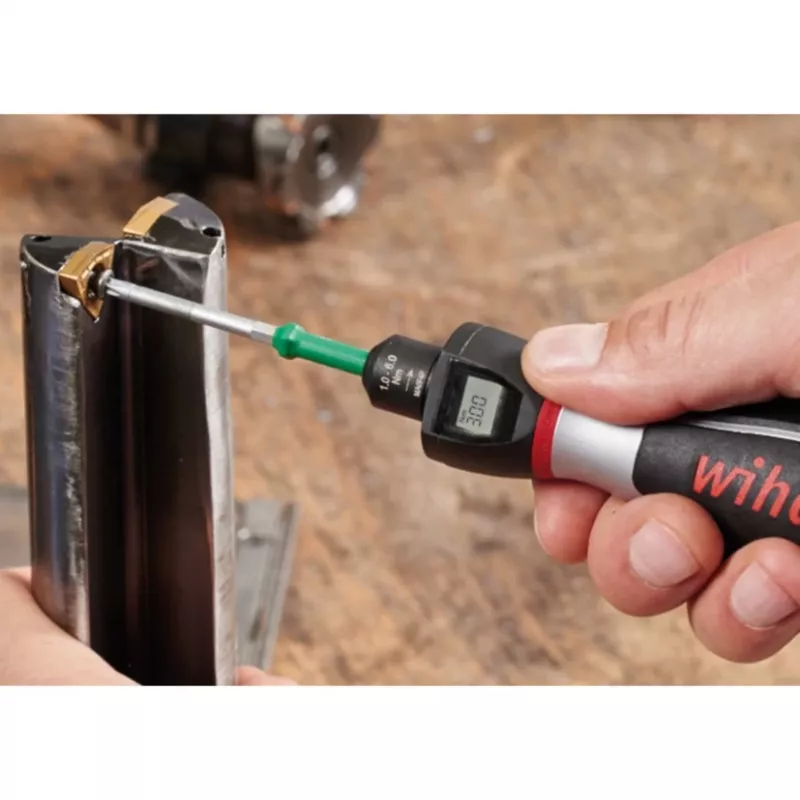 Cacciavite dinamometrico multibit manuale Wiha 36888 — larghezza 40 mm, lunghezza 134 mm, peso 373 g