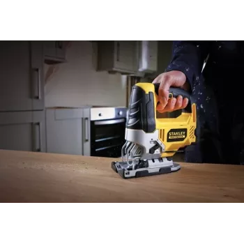Sega da traforo STANLEY FME340K — 710 W, 3000 corse/min, profondità di taglio legno 85 mm, acciaio 10 mm, impugnatura a staffa, regolazione angolare