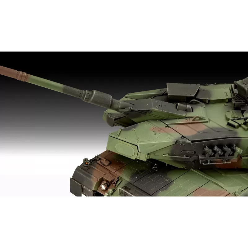 Modellino in plastica REVELL Leopard 2A7A1 kit carro armato militare (scala non indicata)