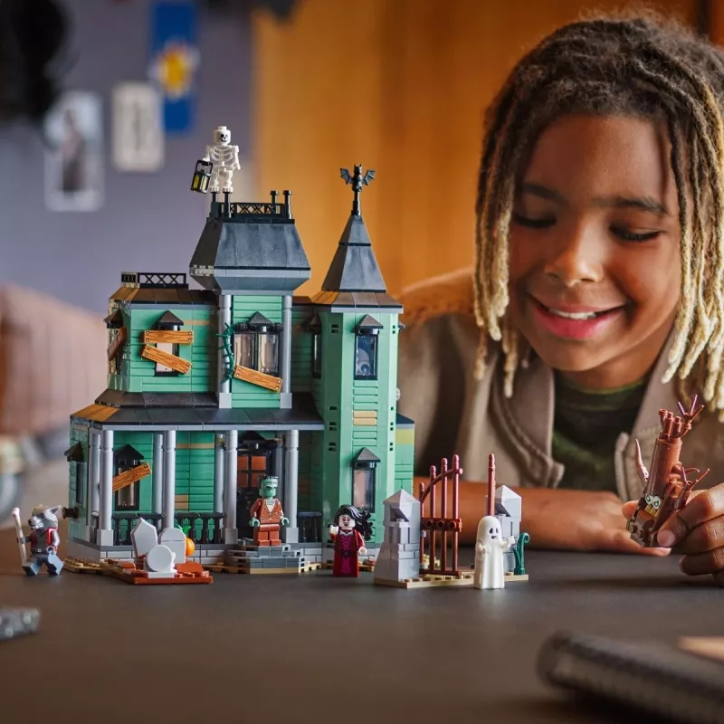 Giocattolo da costruzione LEGO Creator 3-in-1 casa infestata modello 31167 – 736 pezzi, 3 modelli, 5 minifigure