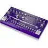 Sintetizzatore per basso Behringer TD-3-GP viola — bassline analogica con sequencer integrato