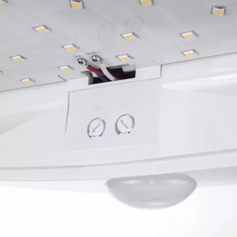 Lampada LED da parete MACLEAN MCE357W con sensore di movimento IR, bianca, per esterni e interni