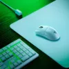Bundle mouse da gaming e tappetino mouse Razer Viper V3 Pro + Gigantus M — bianco