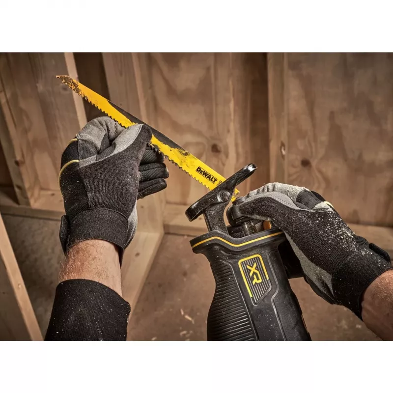 DeWALT DCS382N-XJ sega a sciabola