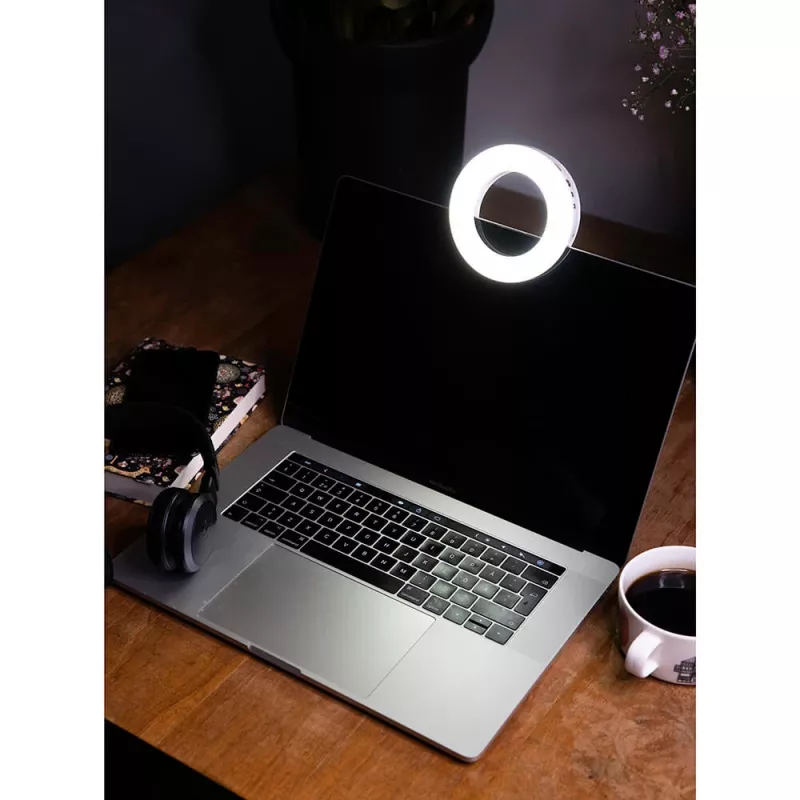 Ring light Kodak RM001 LED da 4 pollici – Kodak RM001 ring light LED compatto da 4 pollici