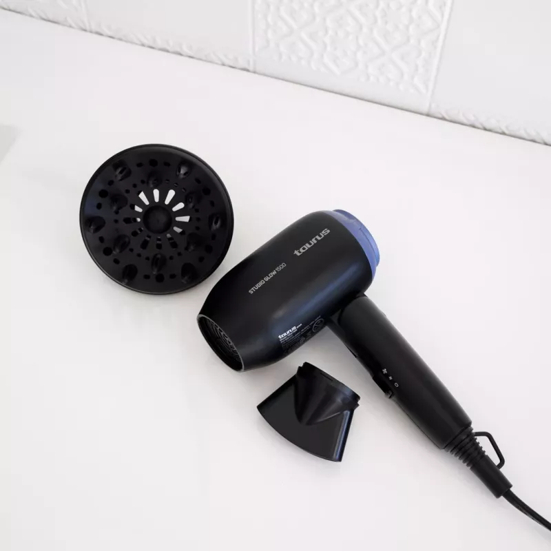 Asciugacapelli Taurus Studio Glow 1500 — 1400 W, 3 livelli di calore, 2 velocità, pieghevole, appendibile, nero