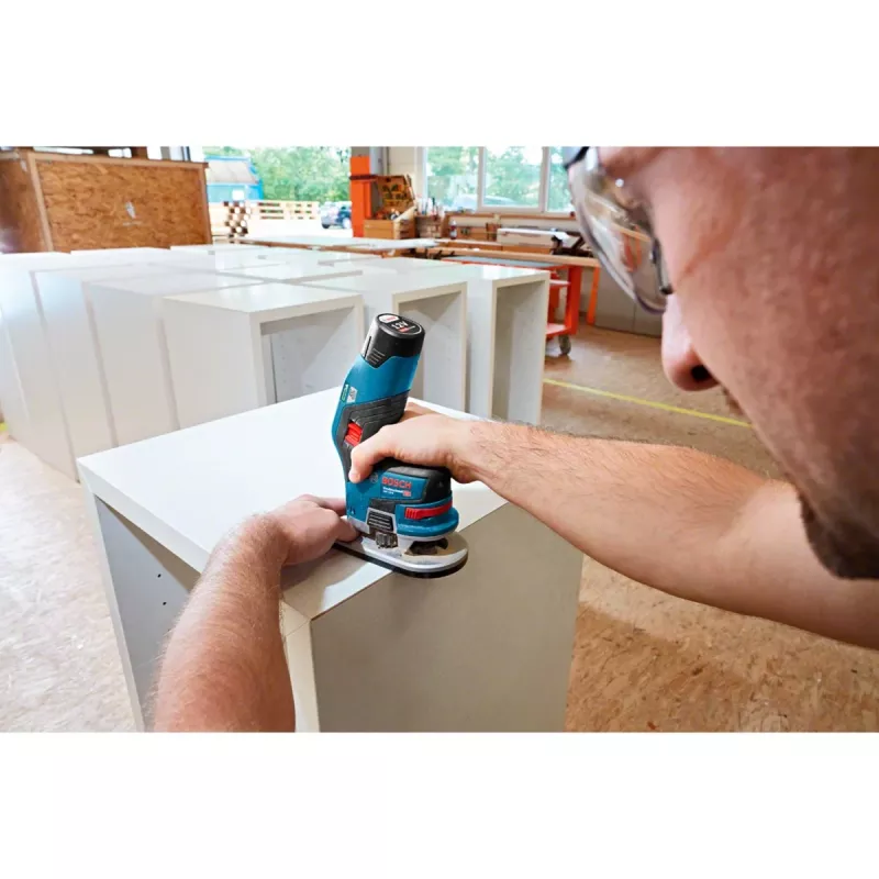 Bosch GKF 12V-8 Professional Fresatrice per bordi a batteria, solo
