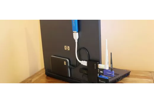 USB Hub vs. Docking Station: quale soluzione serve davvero al vostro setup?