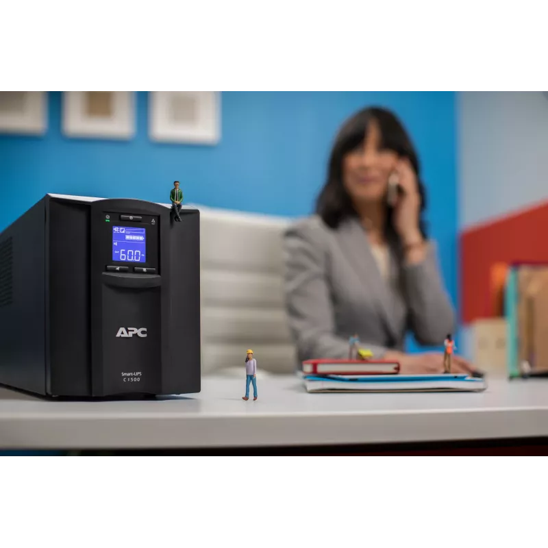 APC Smart-UPS SMC1500IC - 8x C13, USB, SmartConnect, 1500VA, Line-Interactive, 1,5 kVA, 900 W, sinusoidale, 170 V, 300 V