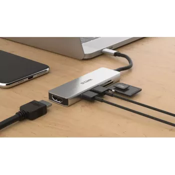 Hub USB-C 5-in-1 D-Link con HDMI e lettore di schede SD/microSD