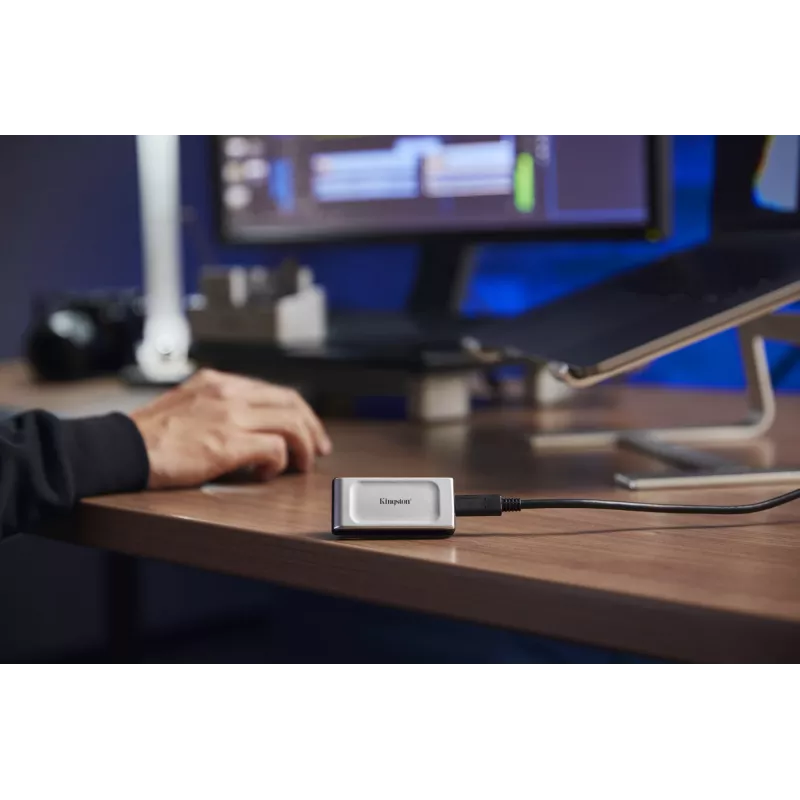 Kingston Technology 2000G SSD portatile XS2000, 2 TB, USB Type-C, 3.2 Gen 2 (3.1 Gen 2), 2000 MB/s, nero, argento