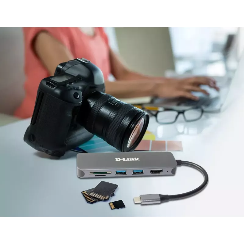 D-Link Hub USB-C 6-in-1 con HDMI/lettore di schede/Power Delivery