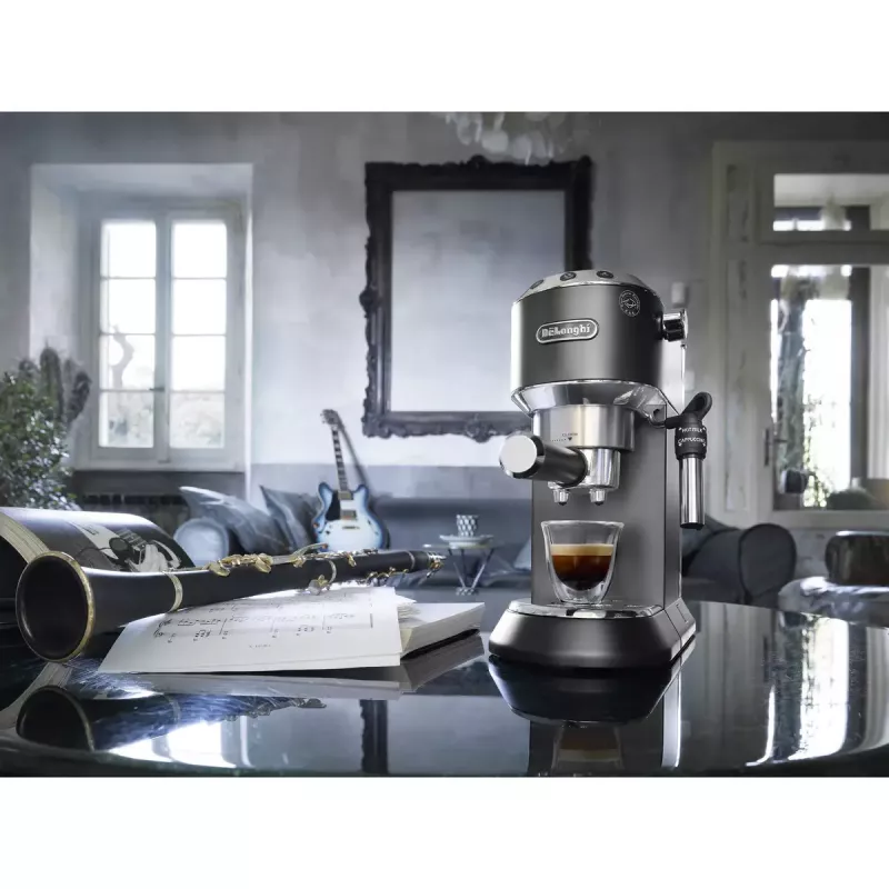 De’Longhi Dedica Style EC 685.BK macchina per espresso semi-automatica 1,1 L